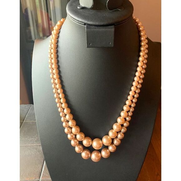 Vintage Shades of Champagne faux Pearls necklace, in Gold tone, Unmarked - Picture 1 of 4